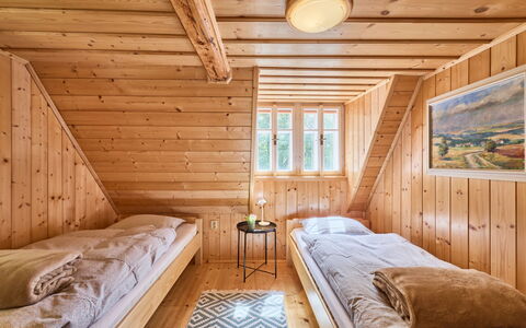Sunny Slope & Sauna: Interior Design, Pavimentazione, Legna, Pavimento, Camera Da Letto, Soffitto, Pavimento In Legno, Letto, Mobilia, Camera