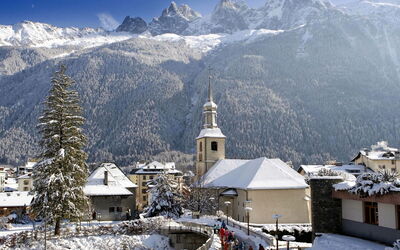 Chamonix 610: Neve, Cielo, Montagna, Giorno, Costruzione, Natura, Mondo, Finestra, Nube, Albero