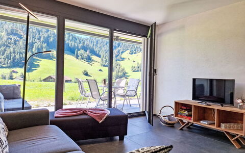 Greenview: Mobilia, Interior Design, Divano, Camera, Soggiorno, Soffitto, Sedia, Tappeto, Bracciolo