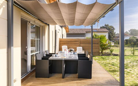 Lamanchs: Cielo, Nube, Tavolo, Legna, Interior Design, Shade, Pavimentazione, Pavimento, Albero, Pianta