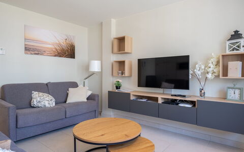 Blankenberge 810: Mobilia, Interior Design, Pavimentazione, Camera, Soggiorno, Televisione, Pavimento, Illuminazione, Divano, Soffitto