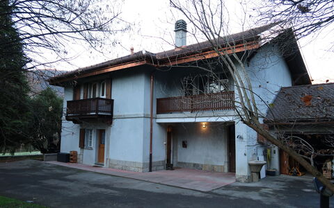 Le Verger: Cielo, Costruzione, Pianta, Finestra, Albero, Urban Design, Zona Residenziale, Asfalto, Ruota, Manto Stradale