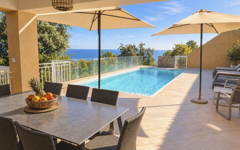 Villa Orizonte: Piscina, Mobilia, Mobili Da Esterno, Sedia, Ricorrere, Pavimento, Shade, Eco Hotel, Balcone, Estate