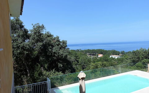 Villa Orizonte: Cielo, Acqua, Pianta, Azzurro, Costruzione, Shade, Albero, Paesaggio, Tempo Libero, Piscina
