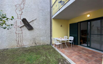 La Caletta 710: Proprietà, Pianta, Interior Design, Legna, Costruzione, Tavolo, Parete, Sedia, Pavimento, Shade