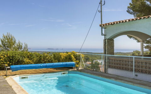 Can Delmas: Acqua, Cielo, Pianta, Piscina, Azzurro, Costruzione, Shade, Tempo Libero, Rettangolo, Materiale Composito