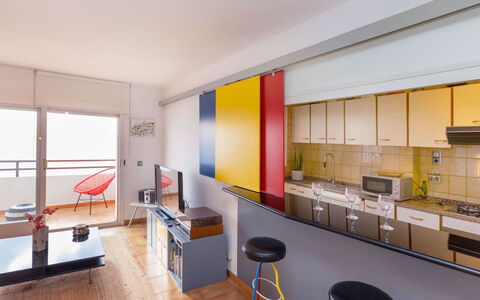 Geminis: Cielo, Nube, Costruzione, Pianta, Albero, Finestra, Street Luce, Urban Design, Lotto, Zona Residenziale