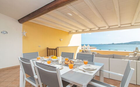 Le Bijou: Tavolo, Mobilia, Proprietà, Sedia, Legna, Tavola, Interior Design, Cucina & Sala Da Pranzo Tavolo, Shade, Pavimento