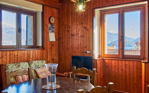 Il Crotto: Mobilia, Proprietà, Tavolo, Legna, Finestra, Interior Design, Illuminazione, Soggiorno, Sedia, Pavimento