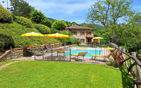 Villa Renaccio: Piscina, Ricorrere, Insediamento Umano, Eco Hotel, Terme, Estate, Hacienda, Villa, Giardino, Resort Citta '