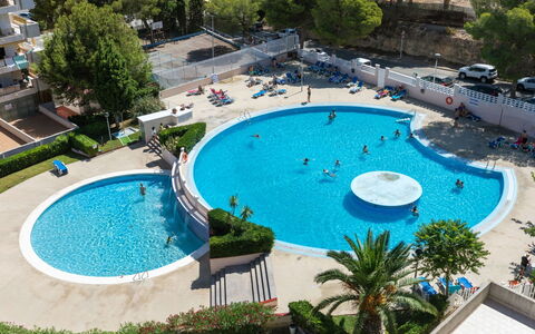 Salou 704: Cielo, Costruzione, Proprietà, Pianta, Nube, Architettura, Finestra, Albero, Urban Design, Pendenza