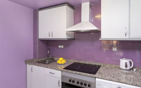 Salou 718: Cabinetry, Controsoffitto, Proprietà, Cucina Stufa, Viola, Stufa A Gas, Lavandino Della Cucina, Costruzione, Piano Cottura, Cucina