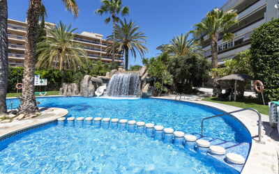 Salou 718: Acqua, Cielo, Proprietà, Costruzione, Piscina, Blu, Pianta, Azzurro, Albero, Corpo D'Acqua