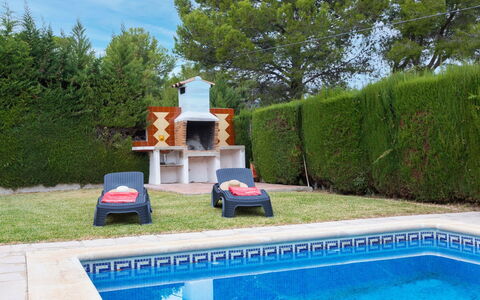 Villa Tello: Cielo, Nube, Pianta, Proprietà, Finestra, Costruzione, Montagna, Highland, Legna, Albero