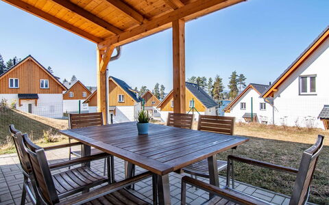 Lakeside Village 38 (+ Sauna): Cielo, Costruzione, Mobilia, Proprietà, Tavolo, Finestra, Legna, Shade, Portico, Sedia