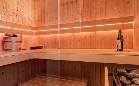 Lakeside Village 38 (+ Sauna): Cabinetry, Costruzione, Legna, Color Legno, Interior Design, Cucina, Pavimentazione, Pavimento, Parete, Latifoglie