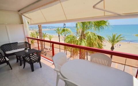 Salou 713: Pianta, Cielo, Acqua, Proprietà, Costruzione, Azzurro, Albero, Piscina, Urban Design, Arecales
