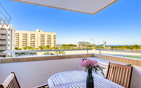 Jardines del Mar i: Nube, Costruzione, Cielo, Proprietà, Pianta, Auto, Urban Design, Condominio, Casa, Albero