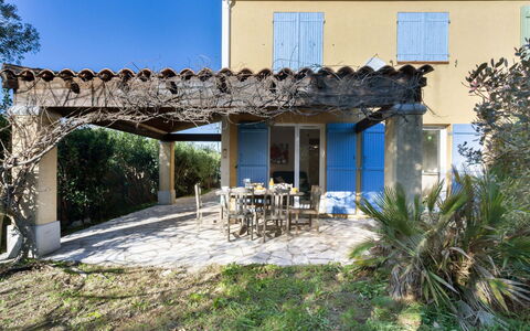 Maison Cléo: Acqua, Nube, Cielo, Pianta, Blu, Paesaggio Naturale, Azzurro, Costiera E Morfologie Oceanic, Vegetazione, Spiaggia