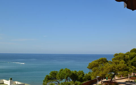 Maresto 1: Acqua, Costruzione, Pianta, Cielo, Finestra, Urban Design, Condominio, Palazzone, Tempo Libero, Piscina