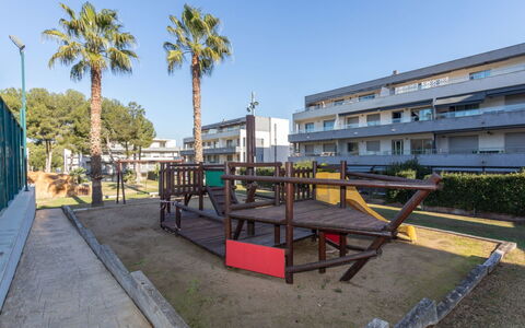 Salou 745: Cielo, Pianta, Costruzione, Albero, Manto Stradale, Shade, Urban Design, Asfalto, Zona Residenziale, Casa