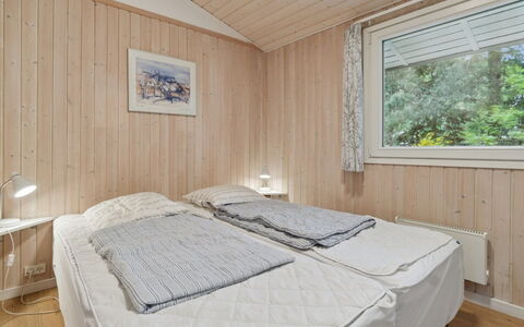 Roir - 250M from the Sea: Legna, Camera Da Letto, Letto, Soffitto, Interior Design, Pavimento, Casa, Pavimentazione, Lenzuolo, Bedding