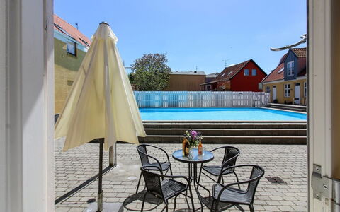 Amaia - 500M from the Sea: Tetto, Casa, Lotto, Casa, Villetta, Estate, Edifici Giardino, Shade, Log Cabin, Landscaping