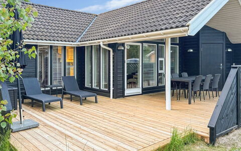 Greta - 200M from the Sea: Legna, Tetto, Casa, Villetta, Shade, Portico, Deck, Plank, Raccordo, Latifoglie