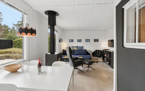 Talvikki - 250M from the Sea: Legna, Mobilia, Appartamento, Camera, Soffitto, Color Legno, Sedia, Latifoglie, Vernice, Legname