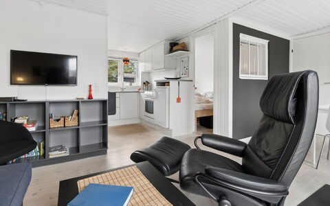 Talvikki - 250M from the Sea: Legna, Mobilia, Appartamento, Camera, Soffitto, Color Legno, Sedia, Latifoglie, Vernice, Legname