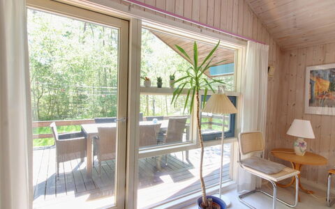 Almira - 1.2Km from the Sea: Legna, Mobilia, Appartamento, Camera, Soffitto, Color Legno, Sedia, Latifoglie, Vernice, Legname