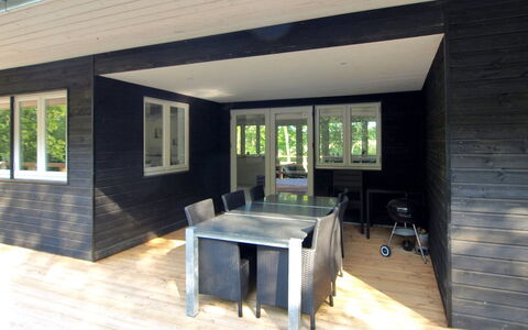 Lätizia - 300M from the Sea: Legna, Mobilia, Appartamento, Camera, Soffitto, Color Legno, Sedia, Latifoglie, Vernice, Legname