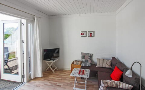 Valio - 6Km from the Sea: Legna, Mobilia, Appartamento, Camera, Soffitto, Color Legno, Sedia, Latifoglie, Vernice, Legname
