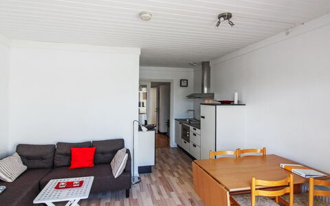 Valio - 6Km from the Sea: Legna, Mobilia, Appartamento, Camera, Soffitto, Color Legno, Sedia, Latifoglie, Vernice, Legname
