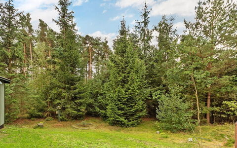 Milrid - 800M from the Sea: Legna, Casa, Villetta, Casa, Tetto, Area Rurale, Raccordo, Log Cabin, Edifici Giardino, Latifoglie