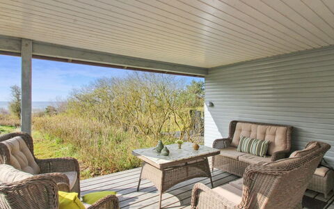 Bondi - 150M from the Sea: Legna, Mobilia, Appartamento, Camera, Soffitto, Color Legno, Sedia, Latifoglie, Vernice, Legname