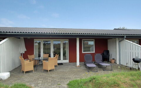 Thorke - 5Km from the Sea: Tetto, Casa, Porta, Villetta, Shade, Raccordo, Cortile, Estate, Backyard