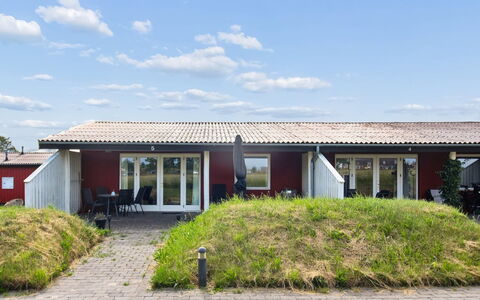 Erica - 6Km from the Sea: Villetta, Backyard, Cortile, Edifici Giardino, Capannone, Raccordo, Mobili Da Esterno, Log Cabin, Struttura Esterna, Baracca