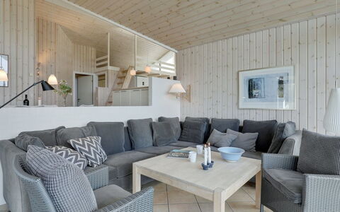 Gyrid - 150M from the Sea: Interior Design, Mobilia, Legna, Pavimentazione, Divano, Pavimento, Soffitto, Soggiorno, Casa