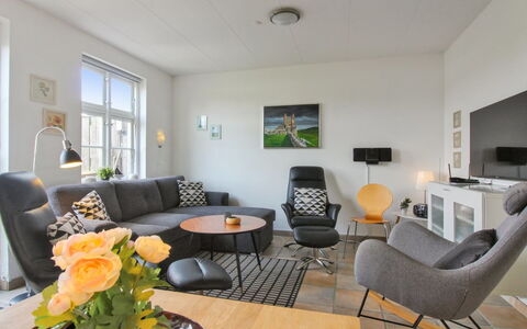 Karoline - 6Km from the Sea: Legna, Casa, Villetta, Casa, Tetto, Area Rurale, Raccordo, Log Cabin, Edifici Giardino, Latifoglie