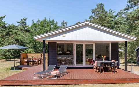 Gottfrieda - 300M from the Sea: Legna, Casa, Villetta, Casa, Tetto, Area Rurale, Raccordo, Log Cabin, Edifici Giardino, Latifoglie