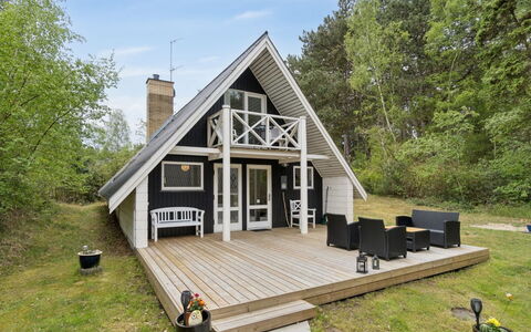 Lillesol - 400M from the Sea: Legna, Casa, Villetta, Latifoglie, Plank, Portico, Log Cabin, Le Scale, Raccordo, Edifici Giardino