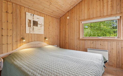 Ailen - 500M from the Sea: Legna, Interior Design, Soffitto, Camera Da Letto, Letto, Pavimento, Pavimentazione, Camera, Lenzuolo, Bedding