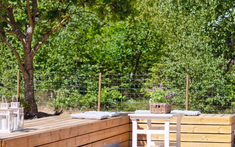 Malou - 350M from the Sea: Legna, Color Legno, Plank, Latifoglie, Villetta, Deck, Raccordo, Shade, Pavimento In Legno, Edifici Giardino