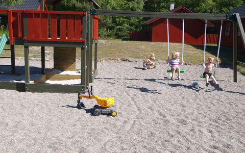 Jose - 300M from the Sea: Tetto, Casa, Lotto, Casa, Villetta, Estate, Edifici Giardino, Shade, Log Cabin, Landscaping