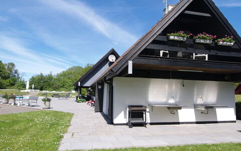 Jose - 300M from the Sea: Tetto, Casa, Lotto, Casa, Villetta, Estate, Edifici Giardino, Shade, Log Cabin, Landscaping