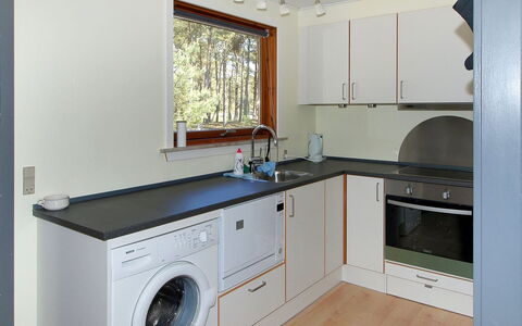 Apelone - 300M from the Sea: Legna, Casa, Villetta, Casa, Tetto, Area Rurale, Raccordo, Log Cabin, Edifici Giardino, Latifoglie