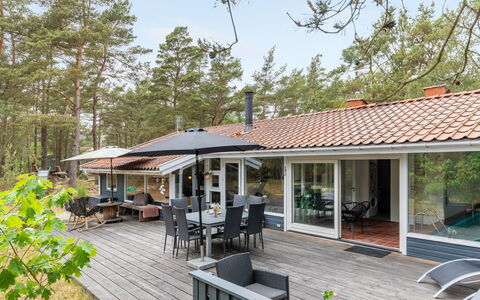 Dagi - 300M from the Sea: Legna, Casa, Villetta, Casa, Tetto, Area Rurale, Raccordo, Log Cabin, Edifici Giardino, Latifoglie