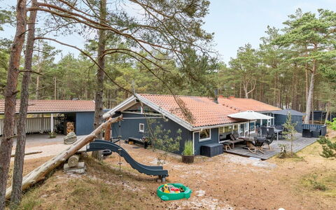 Dagi - 300M from the Sea: Legna, Casa, Villetta, Casa, Tetto, Area Rurale, Raccordo, Log Cabin, Edifici Giardino, Latifoglie
