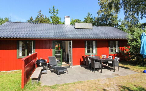 Oisin - 150M from the Sea: Casa, Villetta, Tetto, Casa, Porta, Shade, Cortile, Giardino, Backyard, Prato